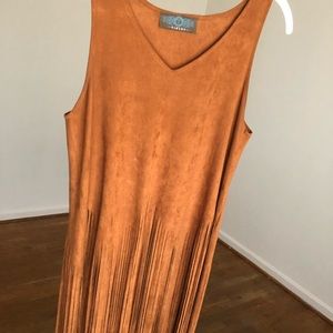 Chestnut suede tank with long fringe